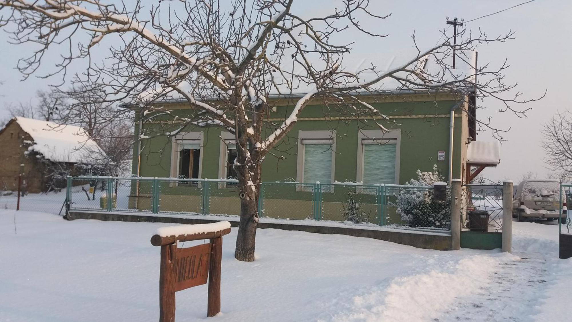 Nicolaj Vendeghaz Es Tanya Hotel Екстериор снимка